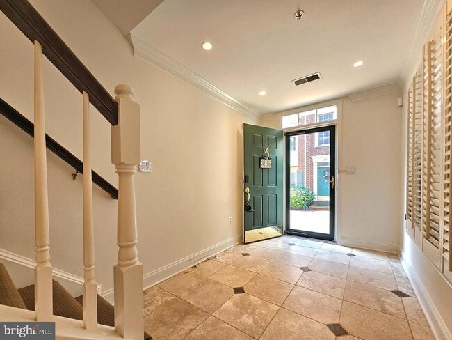 Building Photo - 315 Hearthstone Mews