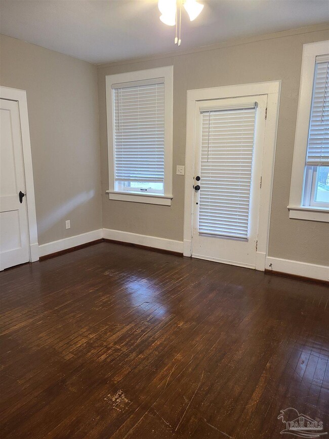 Photo - 504 N Spring St