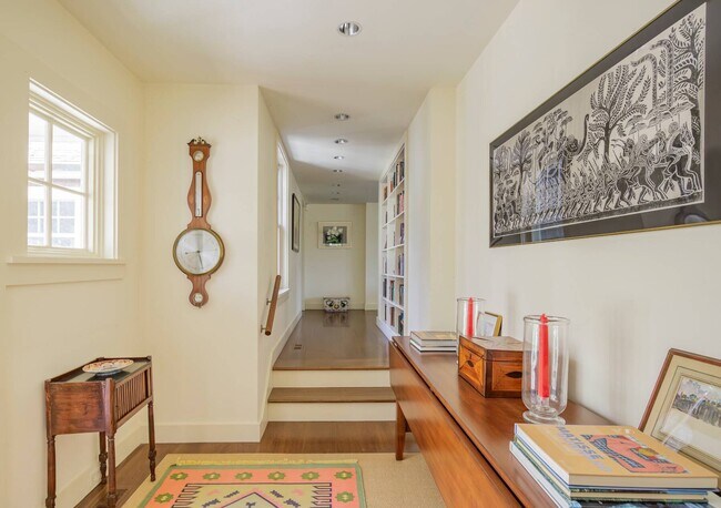 Photo - 27 Horseshoe Dr N