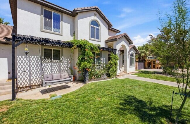 930 S Indian Cir
