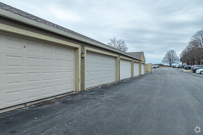 Resident Garages - Bloomingdale Condominium Homes
