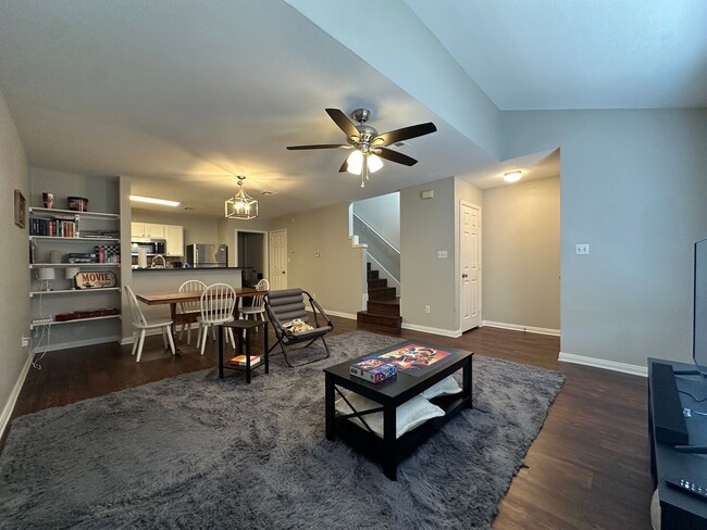 Photo - 4/4 Townhome in the Inner Baylor Bubble - Walk to Campus!