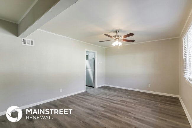 Photo - 2307 NE 59th St