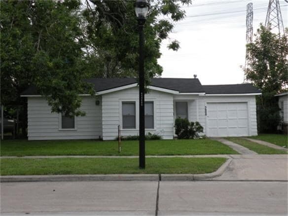 Building Photo - 5600 Community Dr Rental