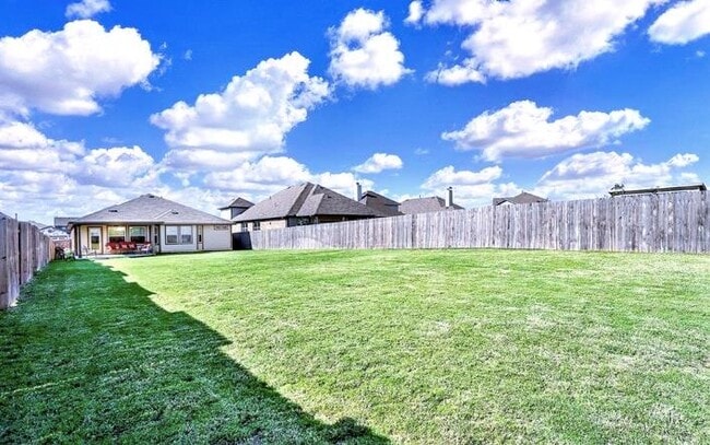 Building Photo - 116 Alba Ave