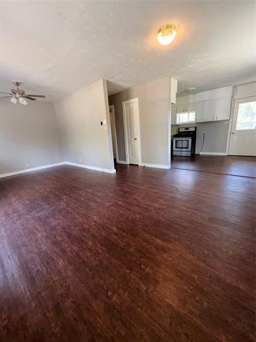 Photo - 607 W Atchley Dr