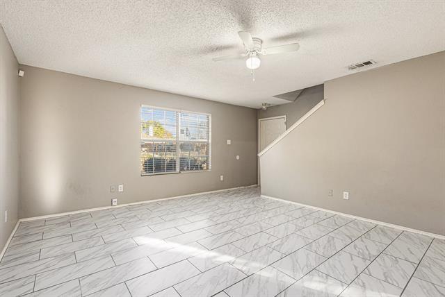 Photo - 2703 Clayton Oaks Dr