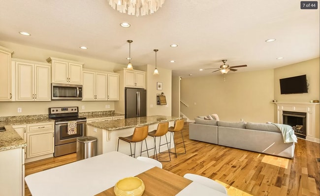 Photo - Special!! $500 off first month's rent! Gor...