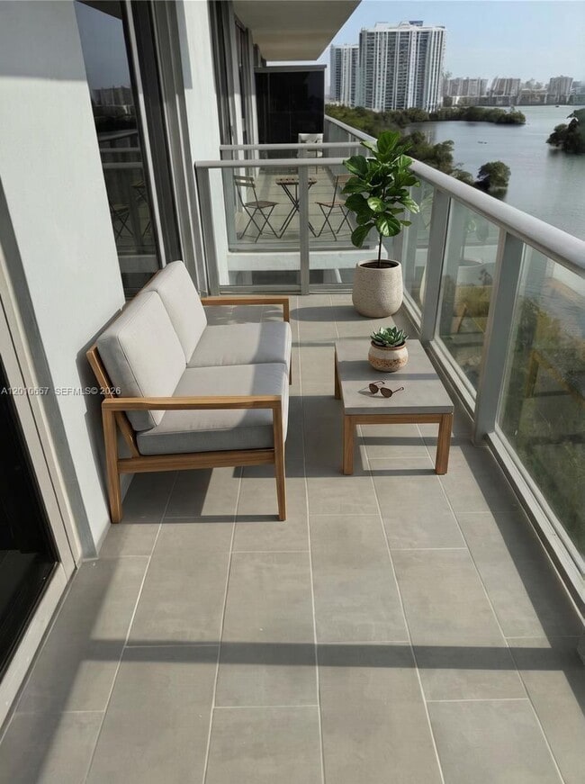 Photo - 16385 Biscayne Blvd Unit 717