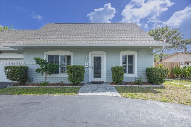 Photo - 1690 NE 25th Ave