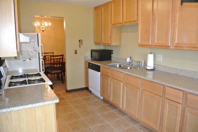 Photo - 2458 Charleston Dr Unit 5