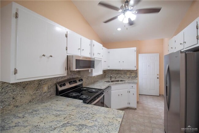 19 River Bend Dr