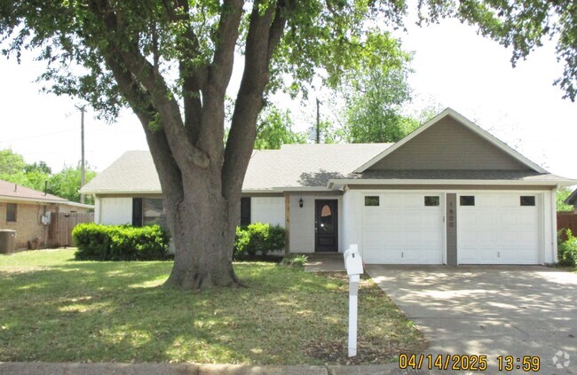 Building Photo - 1800 Tobie Layne St Rental