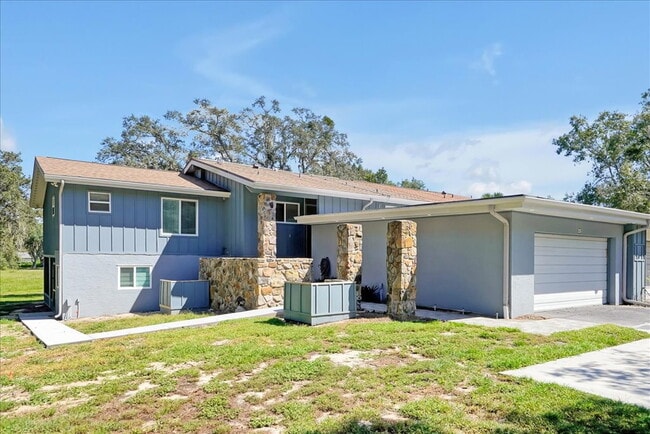 Photo - ALL UTILITIES INCLUDED & Fully Furnished! Sleek 2BR/2BA Townhome in Haines City Unit B