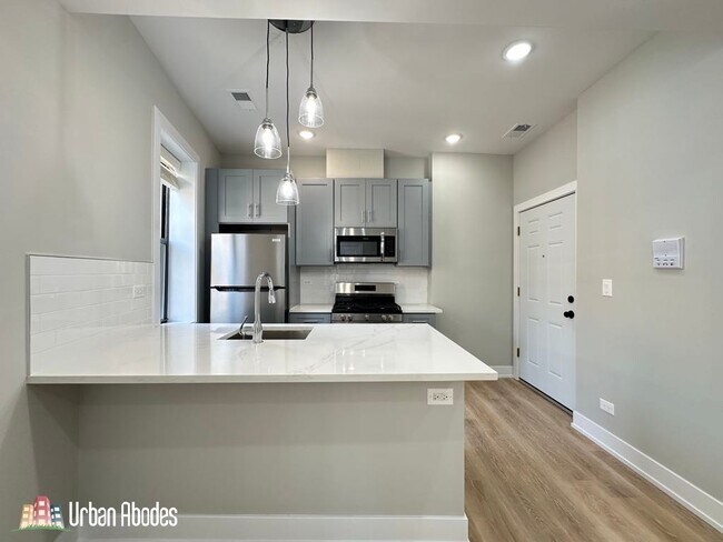 Photo - 442 W Belden Ave Unit A04C