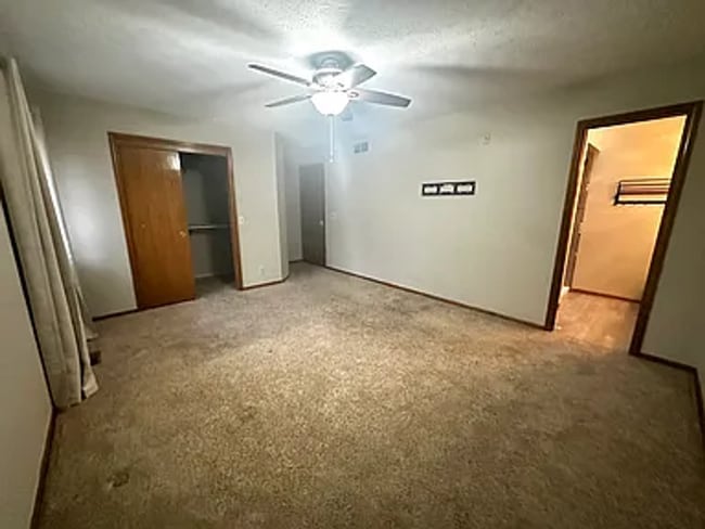 Photo - 1317 N 159th St