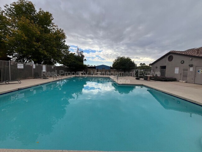 Photo - 125 S 56th St Unidad 155