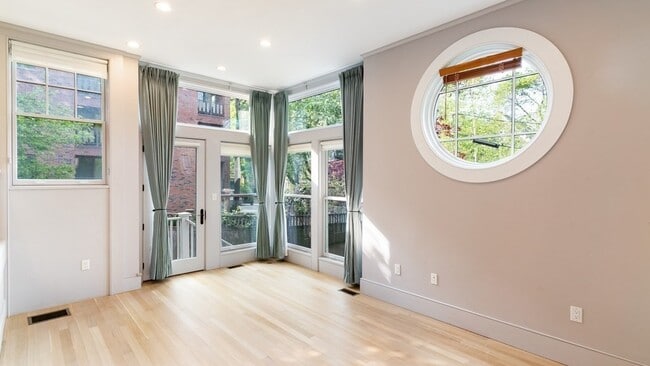 Photo - 48 Concord Ave Unidad 1