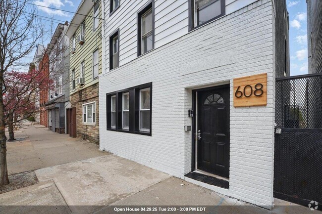 Building Photo - 608 Palisade Ave Unit 2 Rental