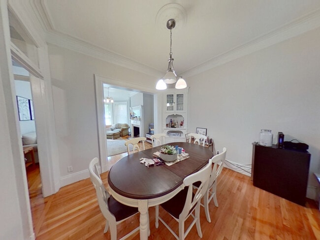 Photo - 423 Marlborough St Unit 1