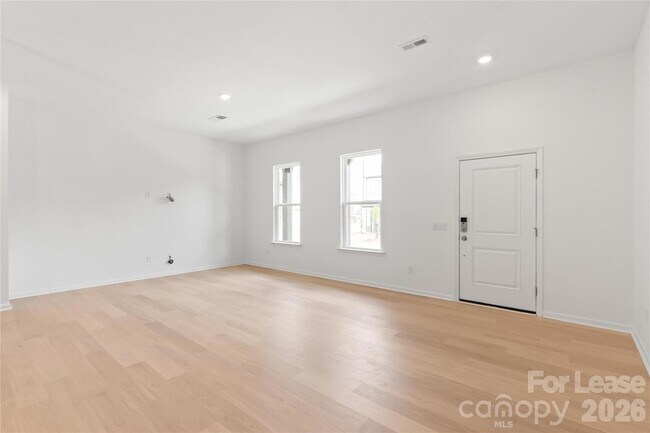 Photo - 204 Silver Fleet Dr