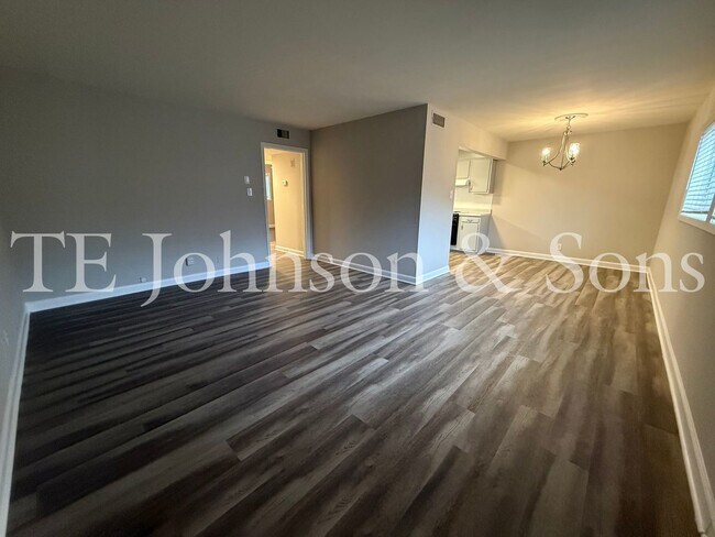 Photo - 2 Bedroom Salem View Apartment! Unit 2001 S Main 103