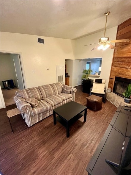 Photo - 1900 Woodsman Dr Apartment