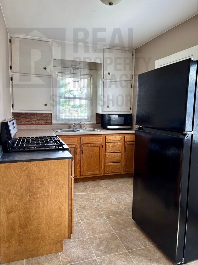 Photo - Spacious 3Bed/1.5Bath Close to Valparaiso