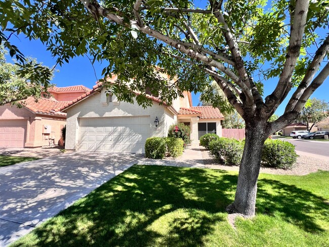 Building Photo - Ahwatukee Charmer!