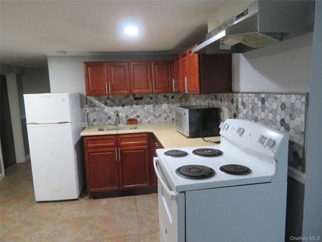 Building Photo - 1158 Nugent Ave Unit Lower