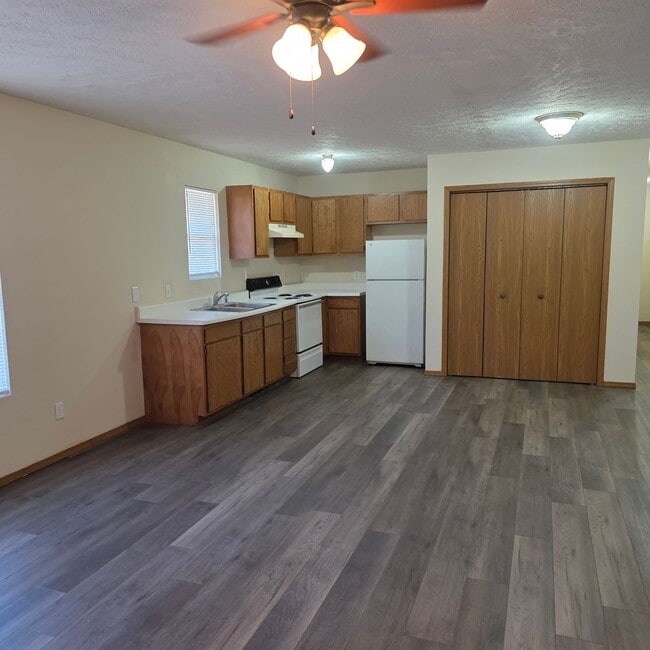 Building Photo - 1622-1622 W Lombard St