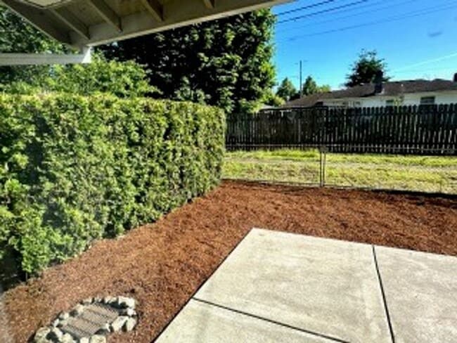 Photo - Beautiful 3 Bedroom Home Near University o...