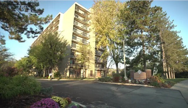 Photo - 7988 N Michigan Rd