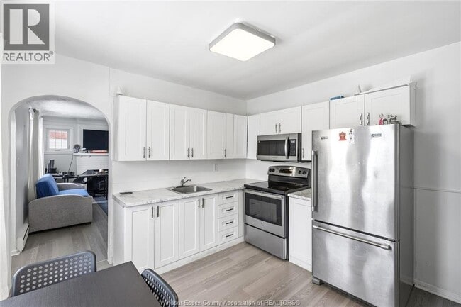 Photo - 3396 Woodward Blvd