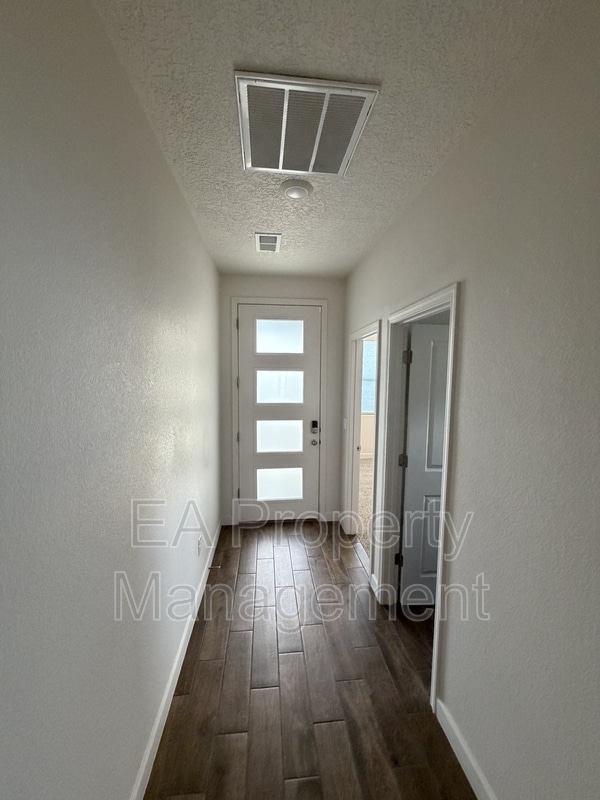 Photo - 6742 Clayton Dr NE