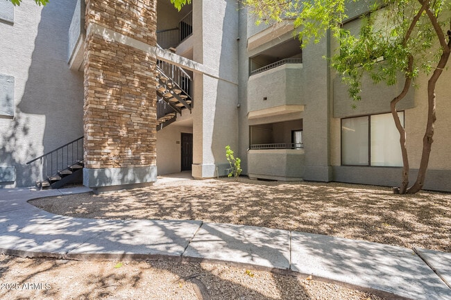 Photo - 2025 E Campbell Ave