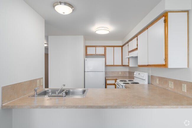 2BR, 1BA - 848SF - Kitchen
