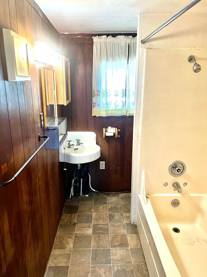 Photo - Great Single level unit!