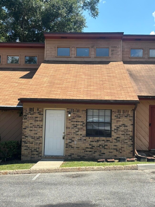 Building Photo - 1808 Jackson Bluff Rd