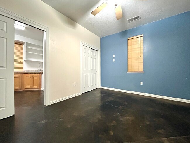 Photo - 1001 Pinzon St NW