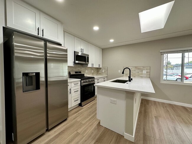 5051 Campanile Dr