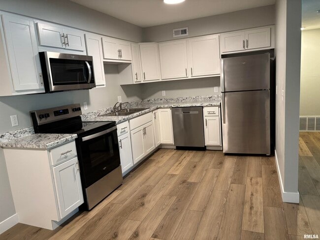 Photo - 1646 W 42nd St Unit 3