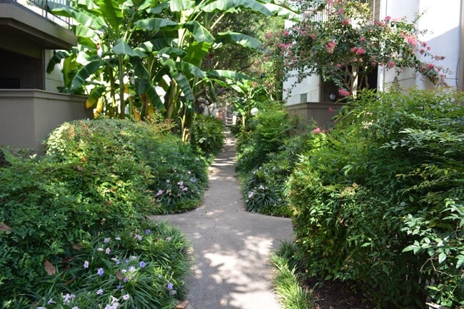 Photo - 10049 Westpark Dr Unit 123
