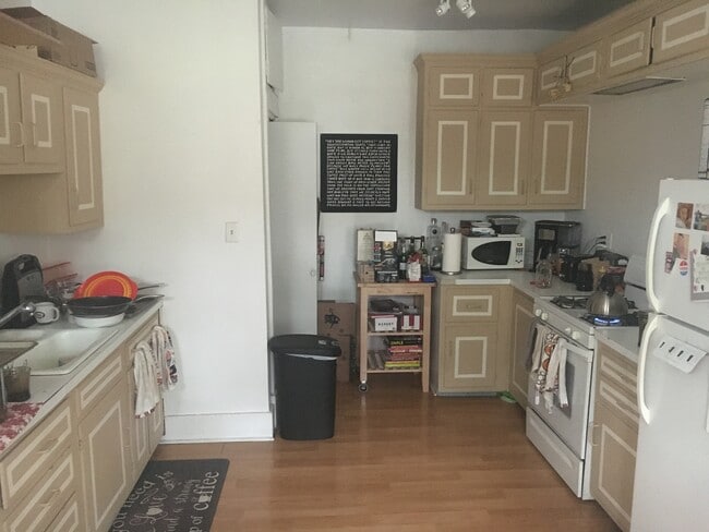 Kitchen - 53 S 18th St Unit 2