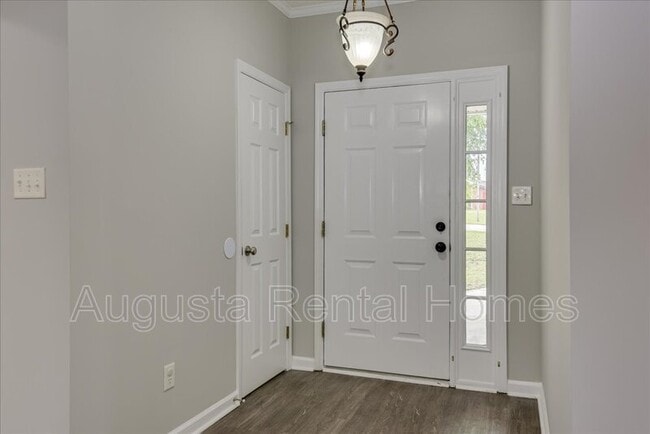 Photo - 690 Monroe St