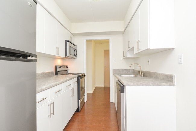 Sample Kitchen - Gulph Mills Village Apartments