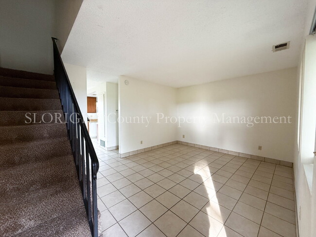 AVAILABLE OCTOBER - 2 Bedroom / 1.5 Bath Apartment in Lompoc