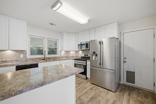 Photo - 3308 Woodsman Ln