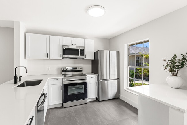 Photo - 551 Covered Bridge Blvd