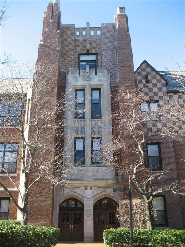 Photo - 75 McKinley Ave Unidad B1-10